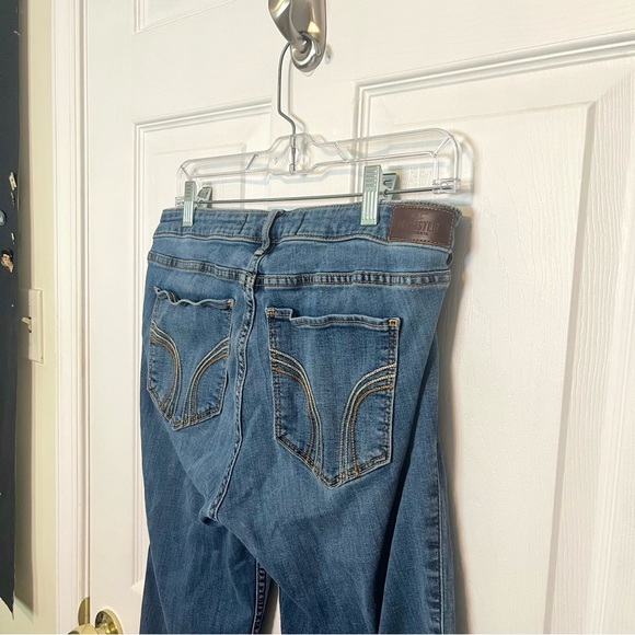 ✧・゚hollister classic low rise flare jeans - Picture 5 of 5